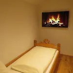 Haus Hubertus - Gaestehaus Sahler Apartment