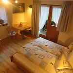 Haus Hubertus - Gaestehaus Sahler * Partenen