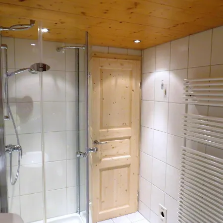 Haus Hubertus - Gaestehaus Sahler アパート