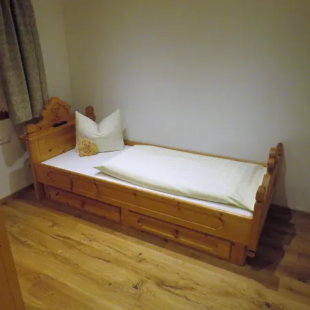 Haus Hubertus - Gaestehaus Sahler