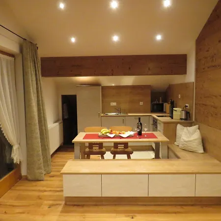 Haus Hubertus - Gaestehaus Sahler * パーテネン