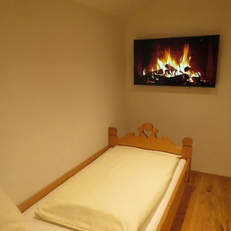 Haus Hubertus - Gaestehaus Sahler アパート