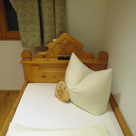 Haus Hubertus - Gaestehaus Sahler Lejlighed